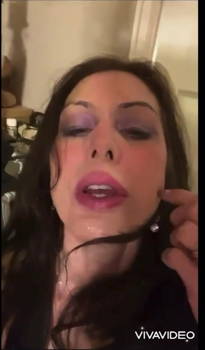 Temple of tease: Ashlynn Shea Live Tease ho dvakrát udělá!