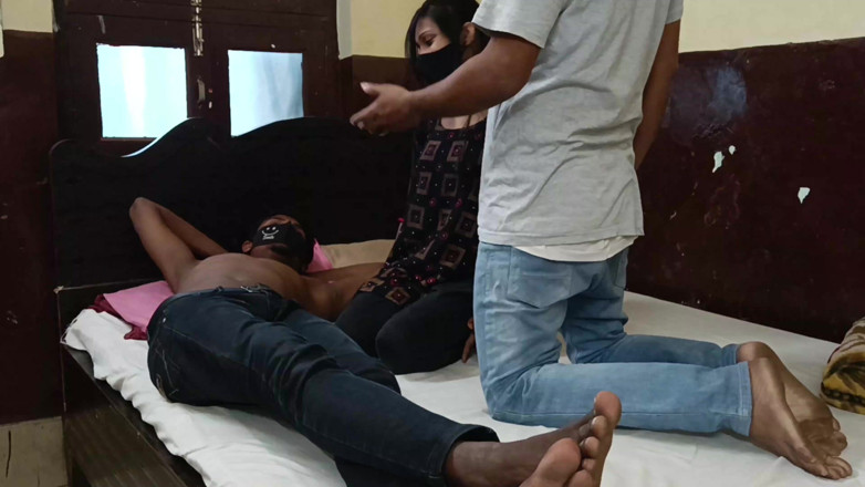 HousewifeGeeta: La esposa llamó novio y lo folló porque la polla...