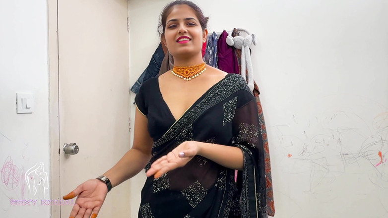 Sexy Komal: When Komal's Cupboard Was Not Opening, the Neighbor Came to...