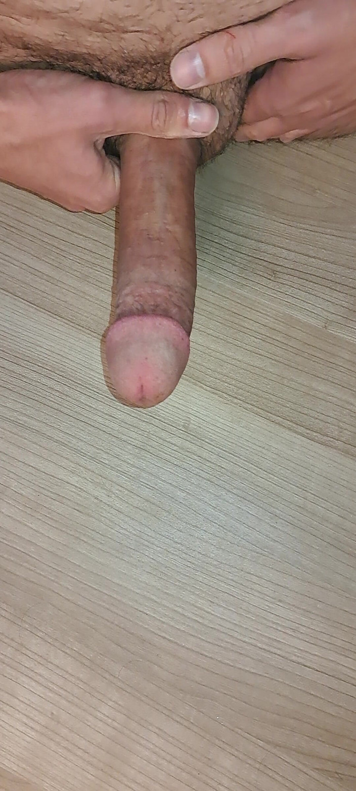 Whisky33: Buona masturbazione e grande sborrata da vicino