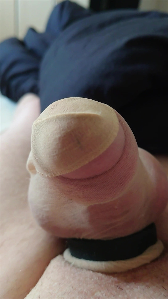 Carmen_Nylonjunge: Punčocha, můj penis a jeho sperma