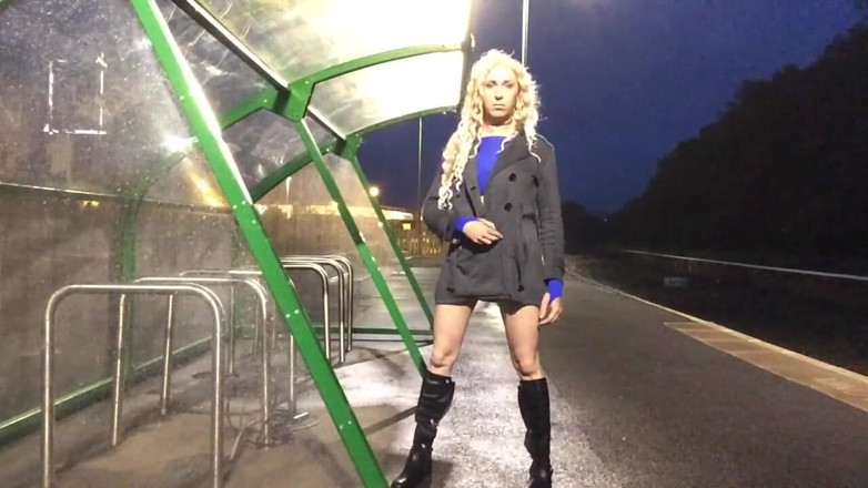 The Midnight Minx: Themidnightminx estación de tren paja