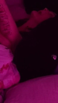 Video terbaik pasangan kulit hitam dan kulit putih - close up
