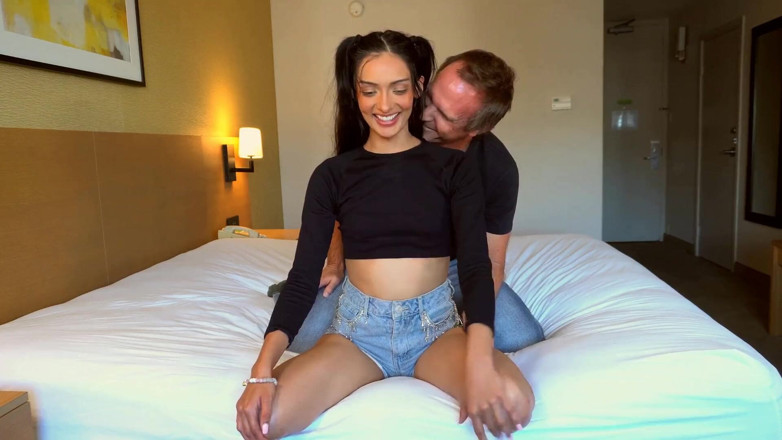 DCTrousersnake: Laynee James - चूत का बड़ा अंकुर. बड़ी चूत की क्रीम