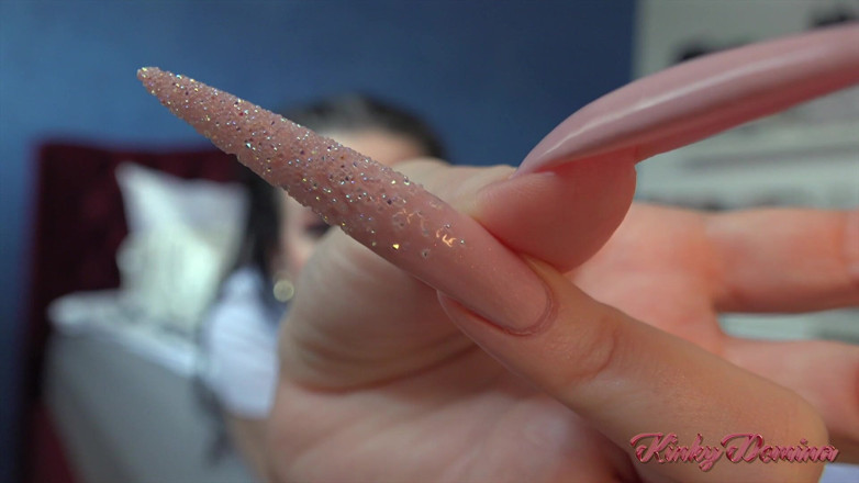 KinkyDomina: Adorazione delle unghie sparkly rosa
