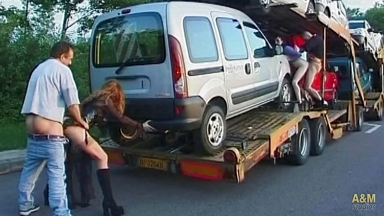 A&M Studios: Pe autostradă faci sex bun