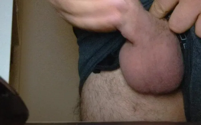 Amreis: Night Is the Time to Jerk off and Cum.