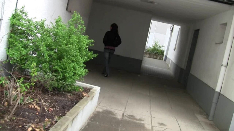 Aische Pervers: Sürtük günlük komşus un yarağı parlatılmış