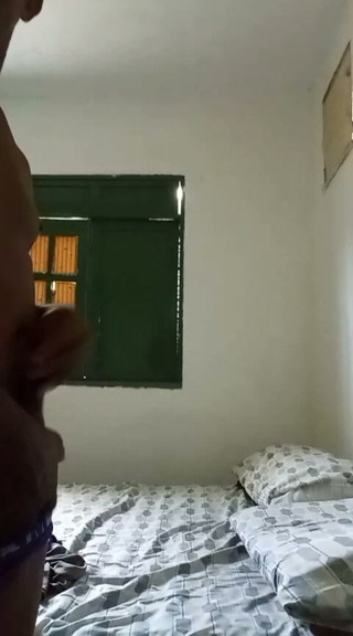 Willthornner: Il venezuelano Miguelito si masturba dopo essersi svegliato da un...
