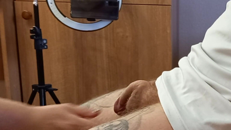 Zona901: Nahaufnahme cumshot von manueller penisstimulation durch eine fette frau