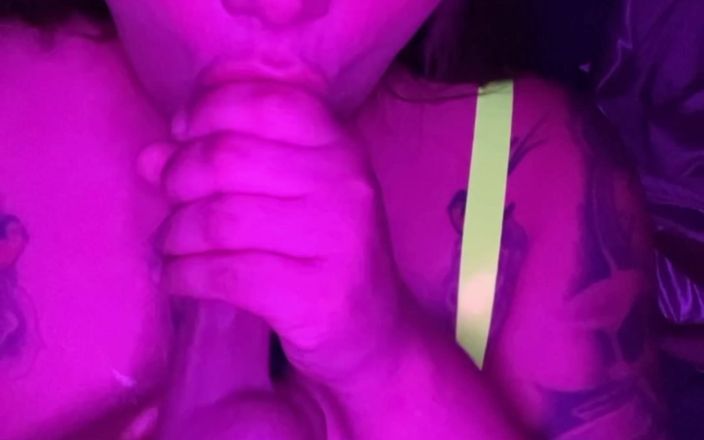 Phoenix Cali: J’adore me le mettre dans la bouche
