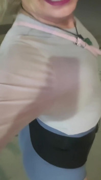 Curvă efeminată în aer liber