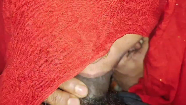 Busty Banuu: 邻居的嫂子吮吸鸡巴