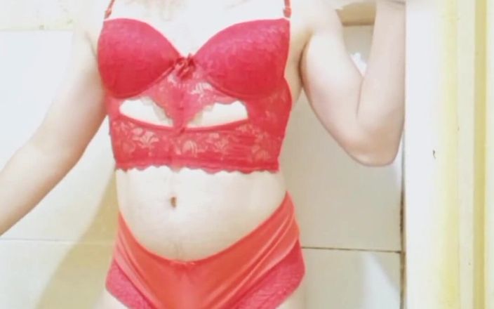 Carol videos shorts: J’essaye la lingerie rouge de ma demi-sœur