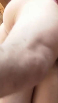 Hermosa chica folla al aire libre y ébano con curvas monta en la polla después del entrenamiento - clip de sexo