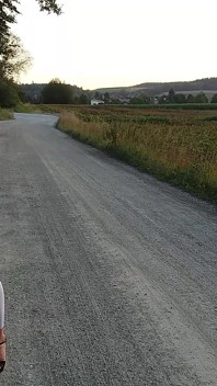 Berambut perang matang berjalan di luar dengan bingkap yang ketat!