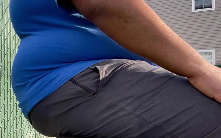 Blkhole420: 450lb fatty at the park, no lie I did not...