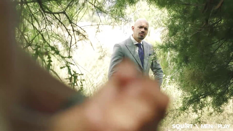 Squirt Studios: Geile Alexandro Cabrera en Tom Storm zonder condoom buitenshuis