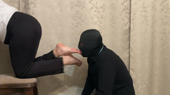 Niki studio: Mengabaikan hamba kakinya - menyembah kaki