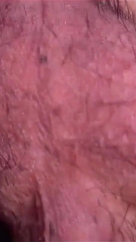 Video bokep gay super hot ini lagi asik muasin memek sempitnya pakai peler cewek kembar ini