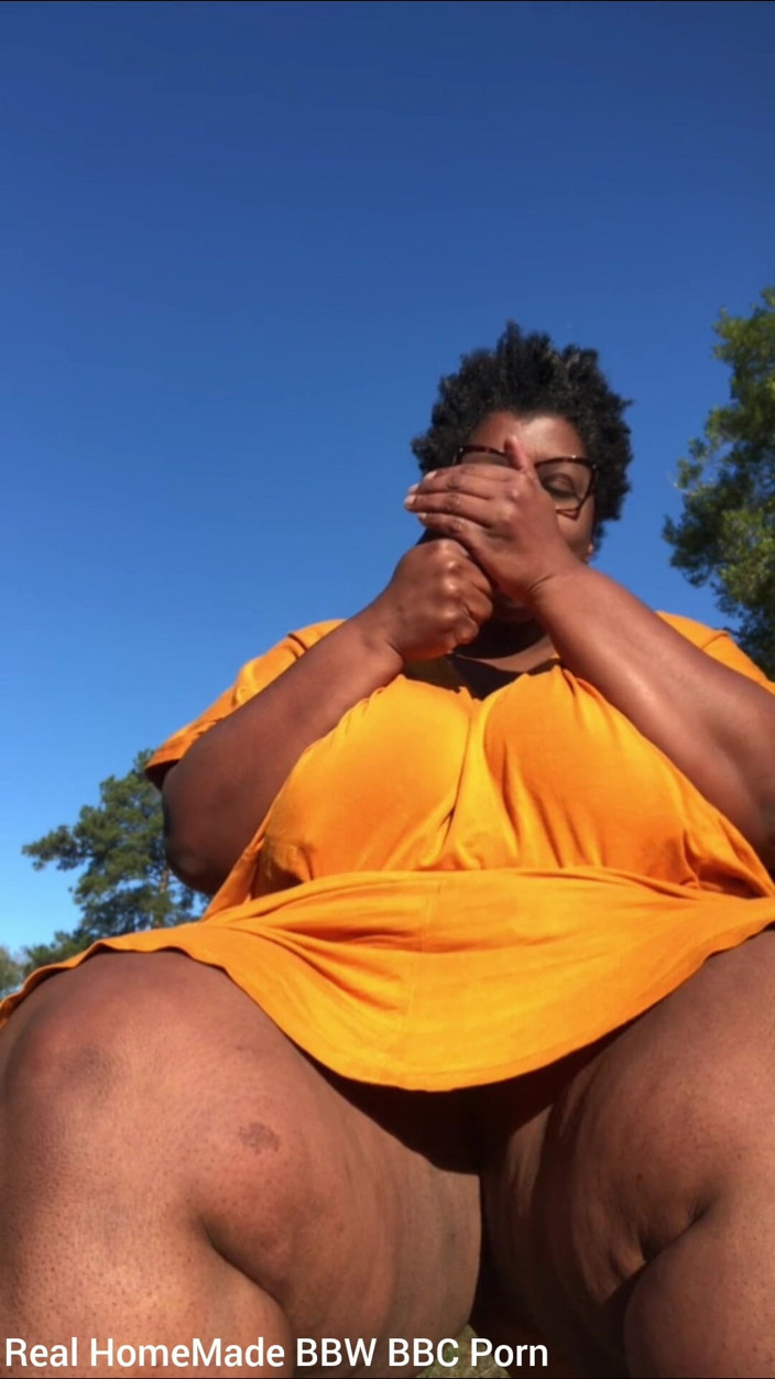 Super sexy ebony cuties: In the Middle of the Parking Flashing My Hairy Pussy