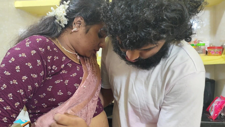 Vaigavarun45: Saree Hip Press Navel Romance