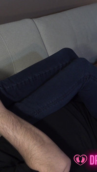 La dépendance aux pieds en sueur de Cassandra - (filles de rêve en chaussettes)