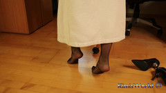 KimisWorld: High Heels & Nylon Stockings - Dangling & Shoeplay in Cream Robe