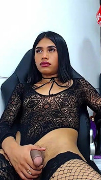 Me perdendo no prazer com duas garotas trans e um mundo de sensações
