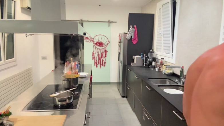 Pablo Pixx: Chef italiano nudo con spaghetti cuochi