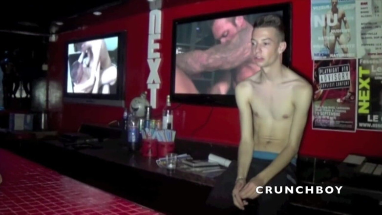 Sex humiliation with french lads: Alan fode dby Tedd nos bastidores