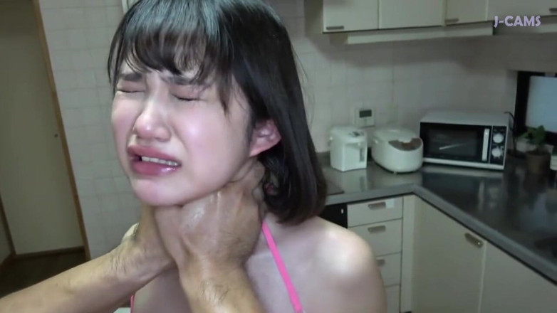 J-Cams: 一个顽皮的美女在与她无法抗拒的男人的禁忌之爱中迷失。第2章