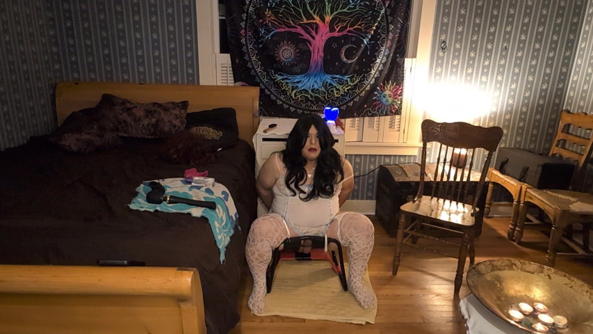 Watching Porn 02 (Tongue Lashor 69)