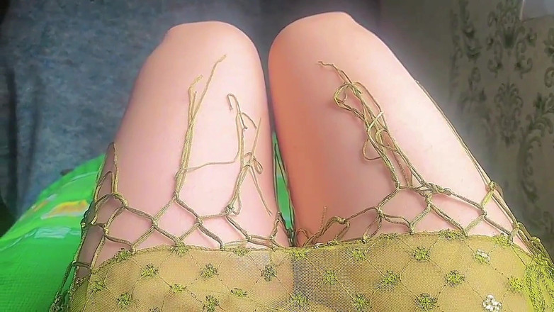 Kitty_Cross: Tanpa tangan candy ladyboy waria sebelum masturbasi muasin dirinya dengan...