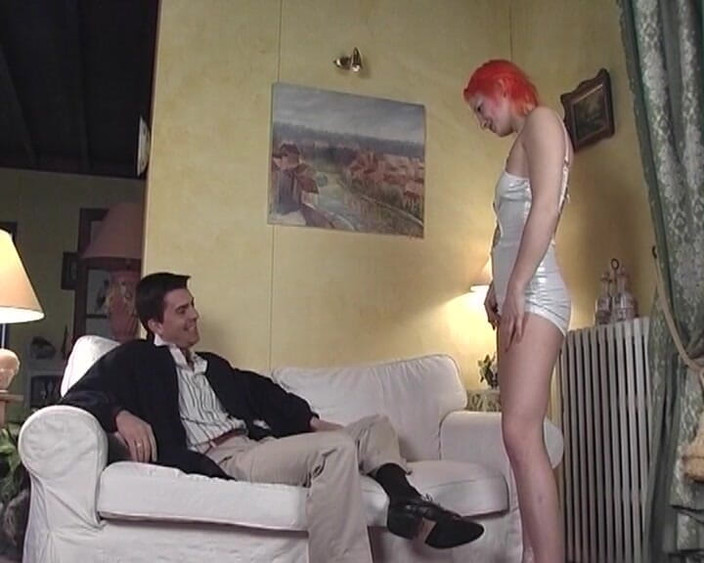 Filles Francaises: Con đĩ tóc hồng từ Pháp bị nện trong apartman của...