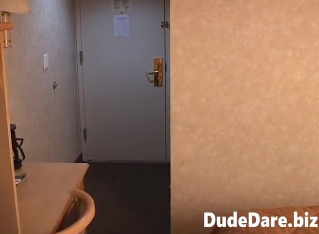 DudeDare: 男人在激烈肛交后被粗暴深喉