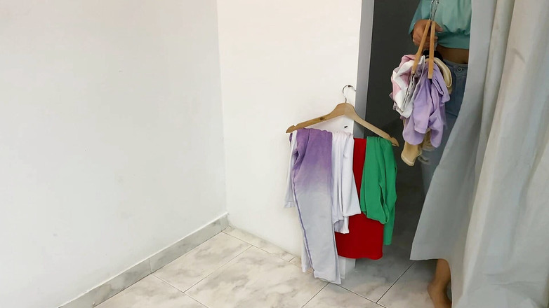 MiaSaintLove: Amateur-kamera nimmt sexy mädchen in der umkleidekabine auf