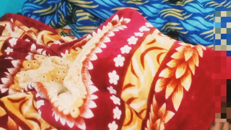 Manjushukla: Cuplu nou care are parte de romantism împreună.