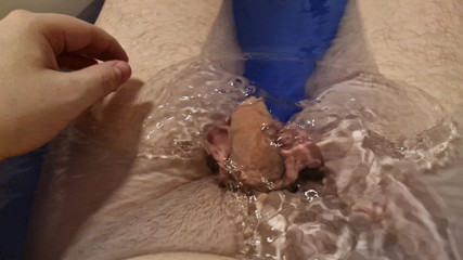 Philzstift: Hraní s mým míčkem při koupání