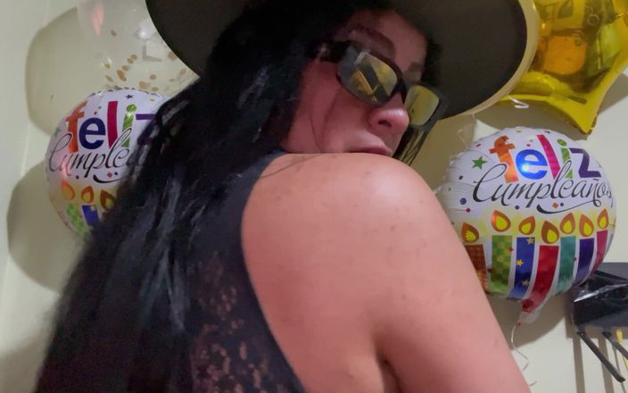 Carolatin2024: Latina Caliente