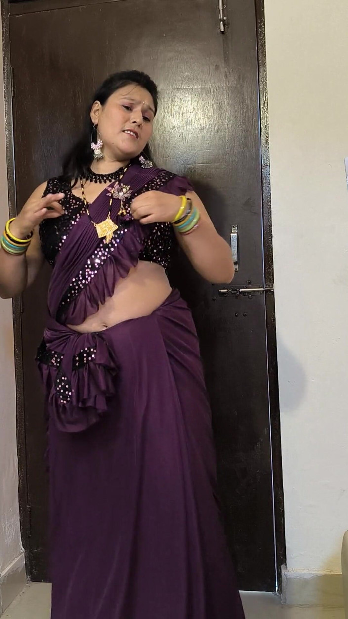 Puja555: desi pooja bhaabhi nagn nrity
