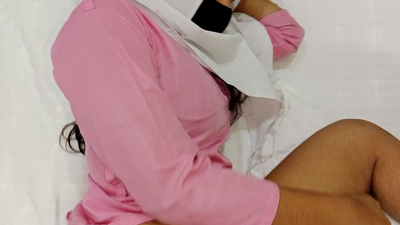 Evasexy02: Indická kráska křičí rozkoší - Domácí