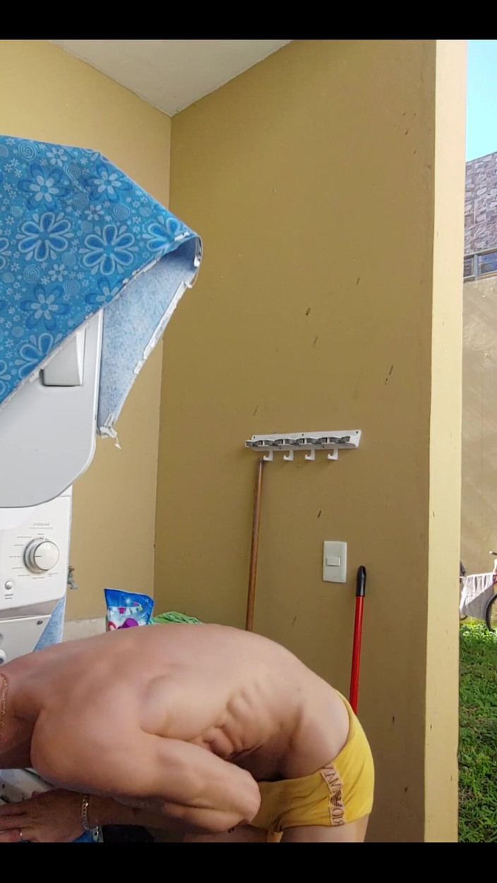 Boy jerking off: Sám doma