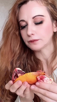 Deliciosa Naranja - ¡trucos De Lengua Juguetona Y Desastre Jugoso!