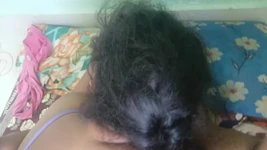 Phụ nữ đã kết hôn làm tư thế cô gái chăn bò trên giường để đạt cực khoái tốt hơn