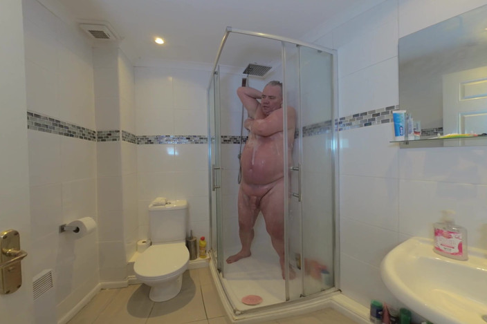 Solo Male VR180 Billy the Bear: Vr180 Getting Soapy in the Shower