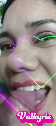 Valkyrieandluigy přijďte mě sledovat a podívejte se na nová videa