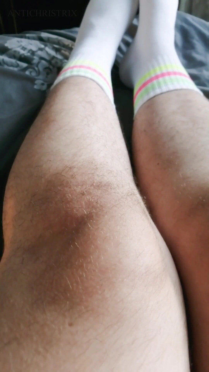 The Antichristrix: Kaki tebal dan sensual menggoda dengan kaki lebuh alami