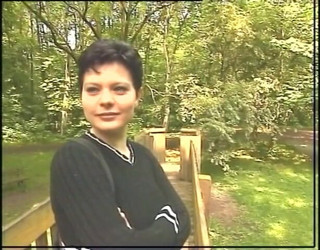 Lucky Cooch: Краля з коротким волоссям з великими цицьками показує своє сексуальне тіло на кастингу