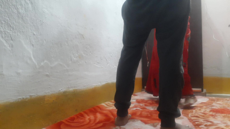 Busty Banuu: Kırmızı sari büyük memeli kadınlar sikişiyor